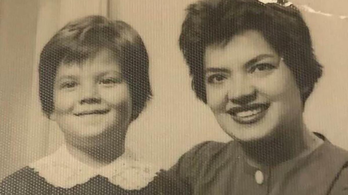 Bizimkiler dizisinin Nazan'ı Ayşe Kökçü'nün çocukluk fotoğrafını gören tanıyamadı