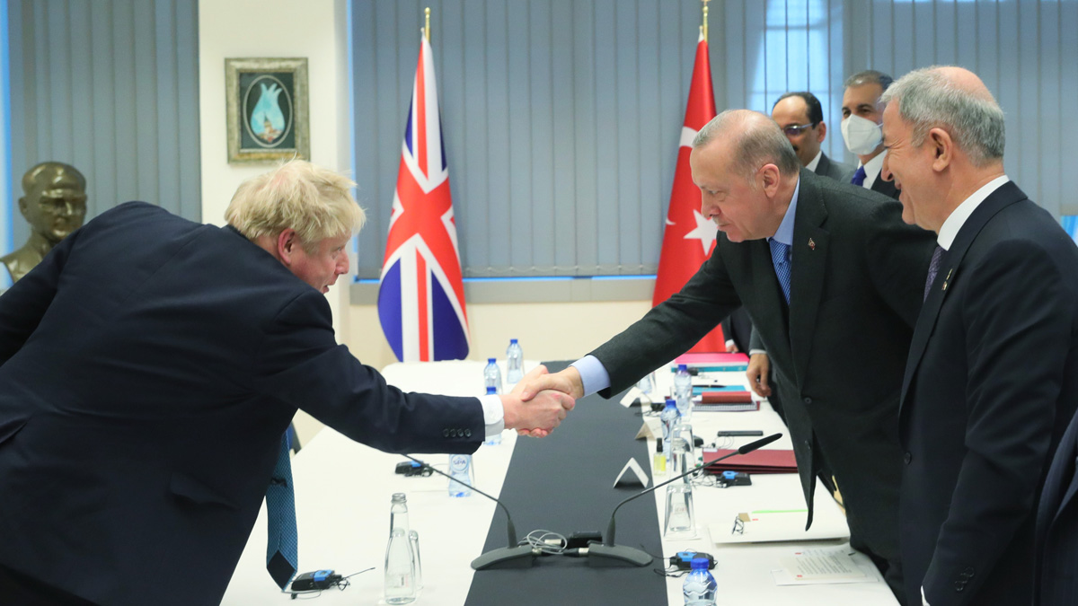 Johnson'dan 'Bayraktar TB2' açıklaması: Türkiye'nin Ukrayna'ya yaptığı en önemli katkılardan biri