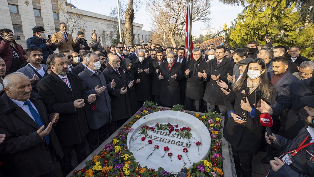 BBP kurucu Genel Başkanı Muhsin Yazıcıoğlu kabri başında anıldı