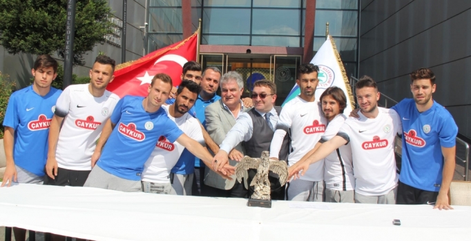 Çaykur Rizespor 5'i yabancı 9 yeni transferini tanıttı