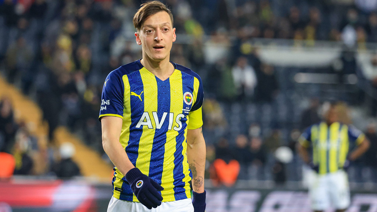 Mesut Özil, Başakşehir'de