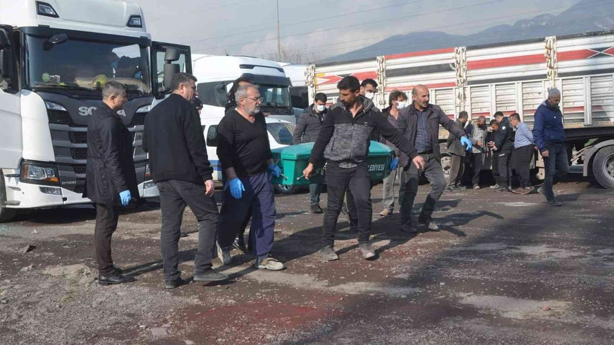 Hatay'da şüpheli ölüm: Tır şoförünün cansız bedeni park halindeki aracında bulundu