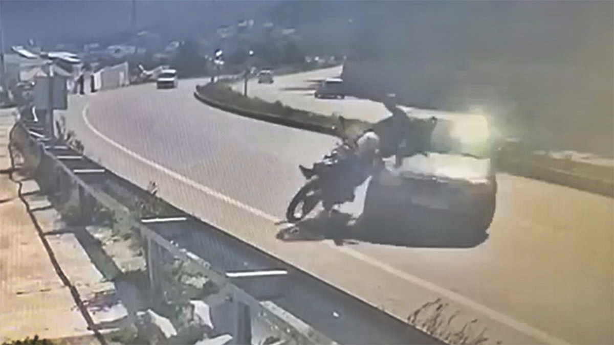 Muğla'da korkunç kaza: Otomobil motosiklete çarptı