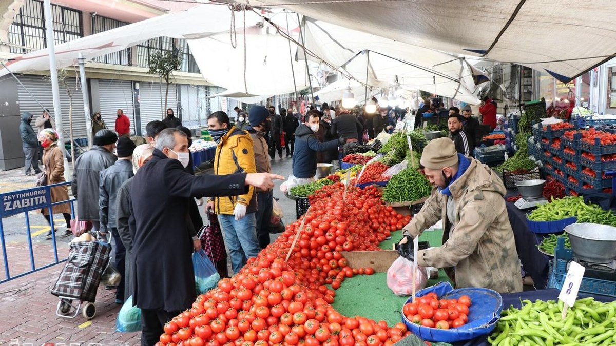 Pazarda fiyatlar uçtu: Sebze ve meyveye Ramazan zammı