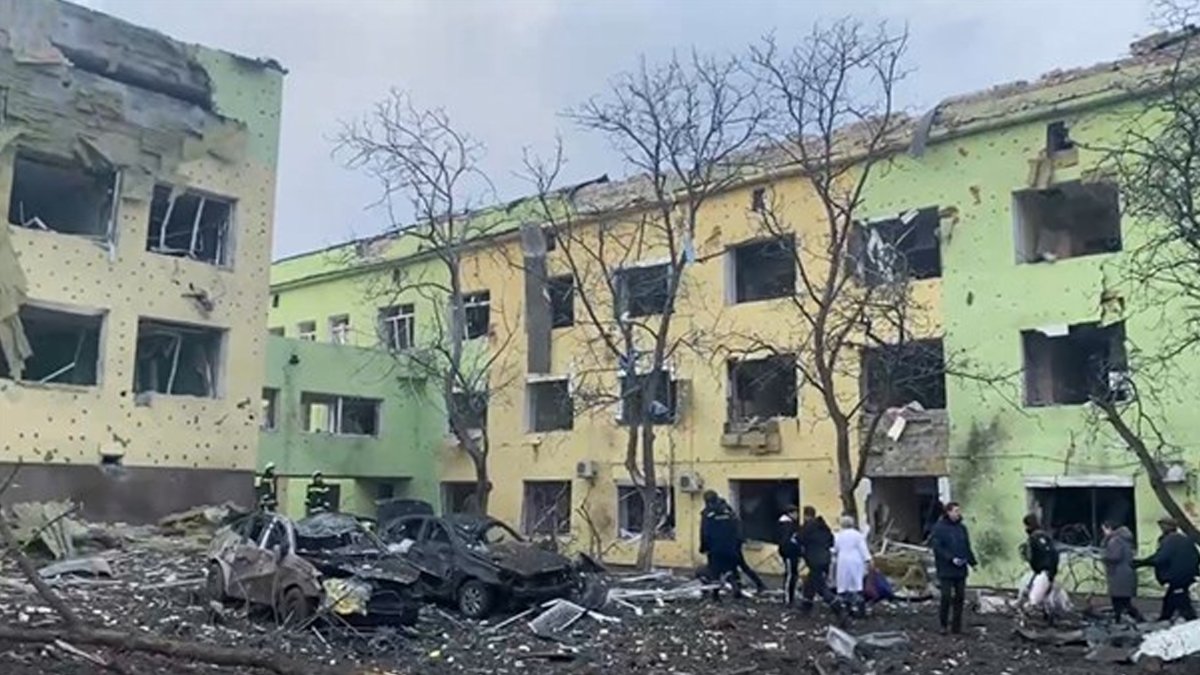 Lviv Belediye Başkanı Sadovi: Lviv vuruldu; sığınaklarda kalın