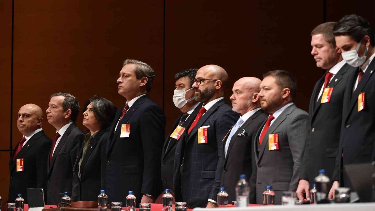 Burak Elmas ve yönetimi idari olarak ibra edilmedi