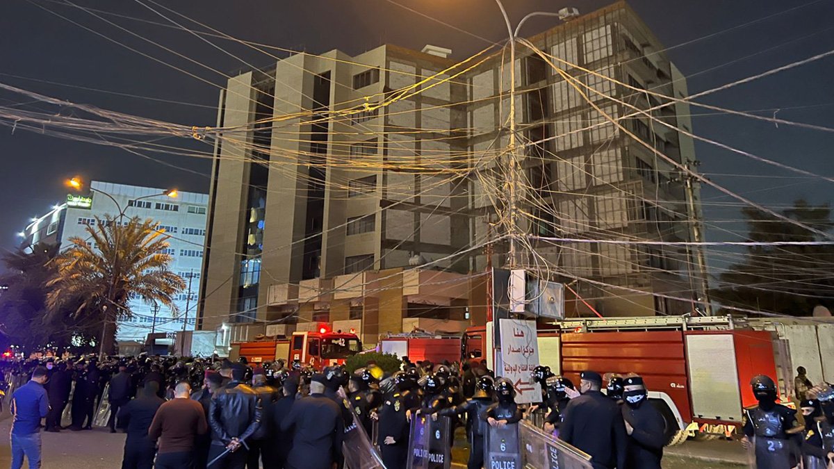 Şii milis yanlıları KDP binasını ateşe verdi