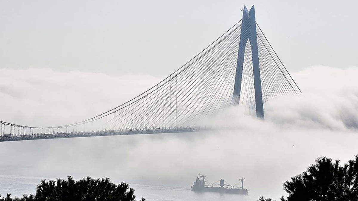 İstanbul Boğazı'nda gemi trafiği durdu