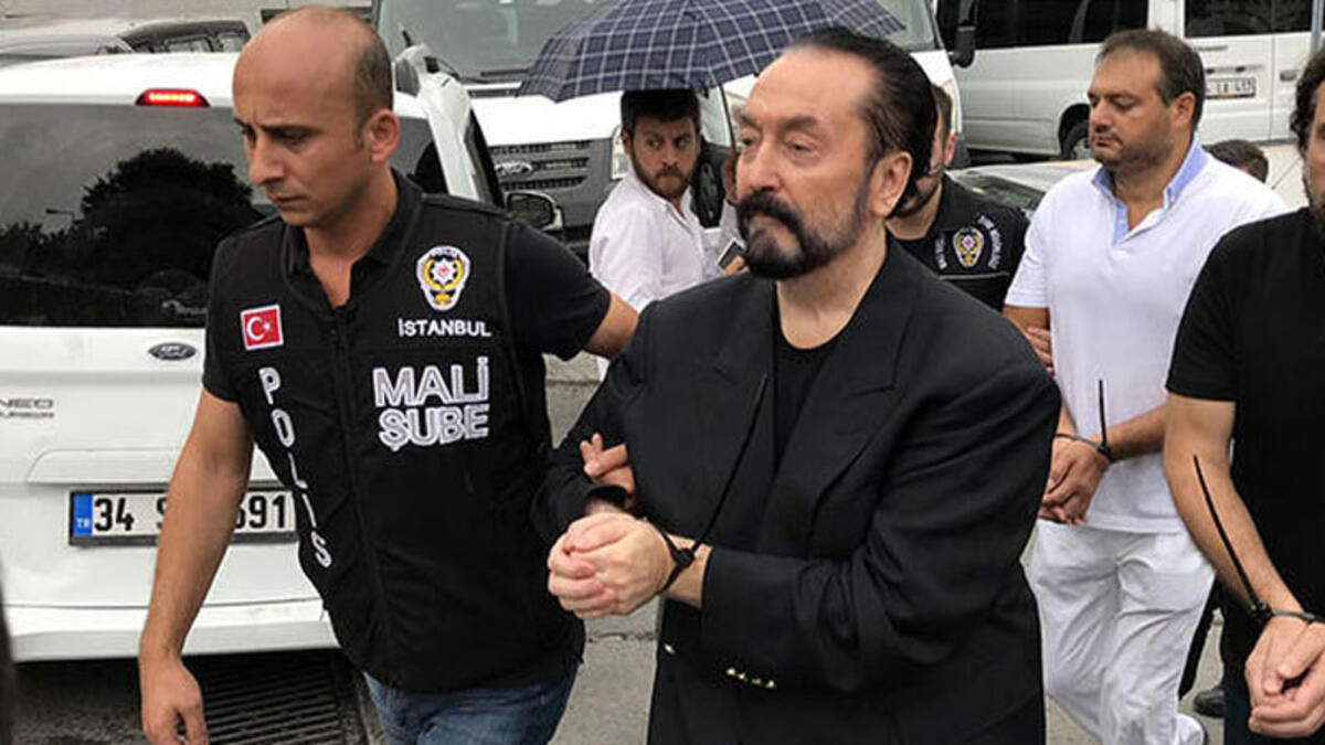 Adnan Oktar davasında 61 kişiye yakalama kararı