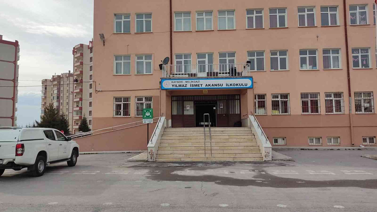 Kayseri'de okulda panik! 220 öğrenci hastaneye koştu