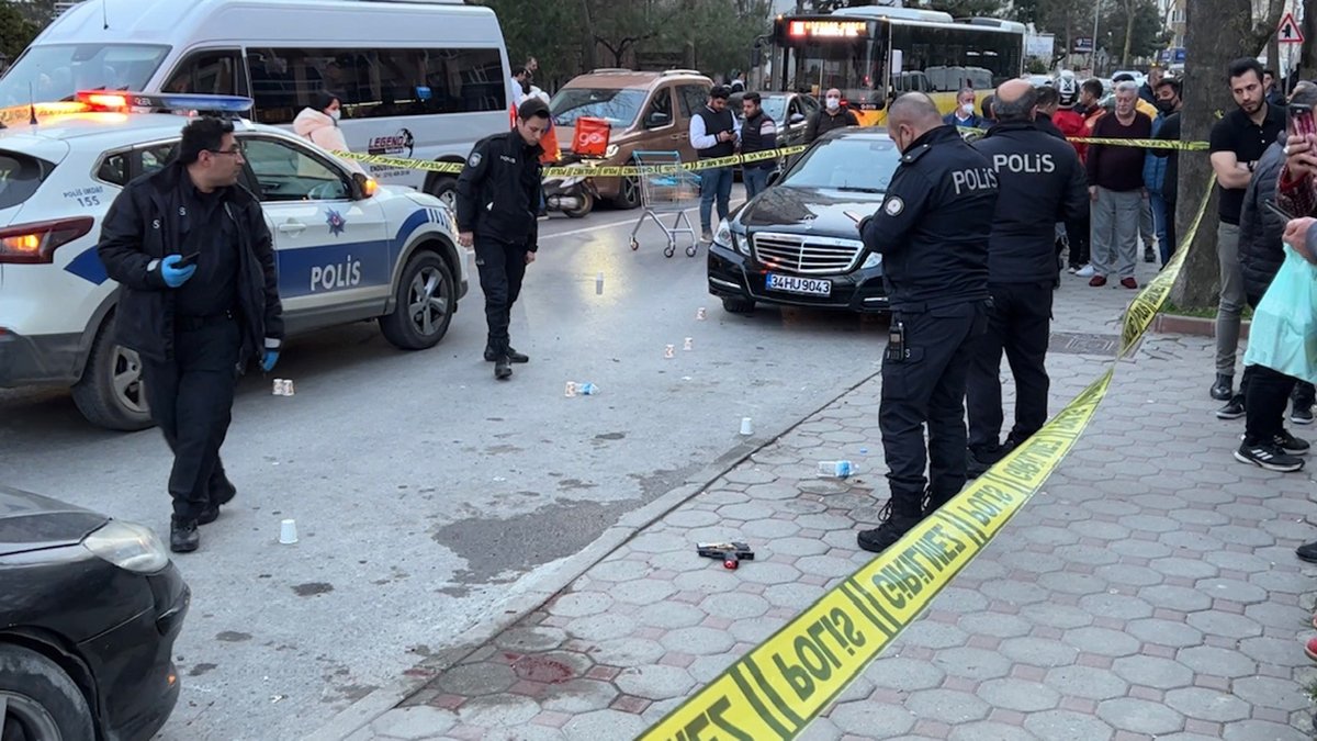 Kartal'da cadde ortasında silahlı saldırı