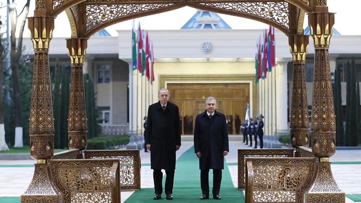 Cumhurbaşkanı Erdoğan Türkiye'ye döndü