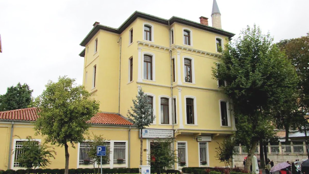 Sizin başka işiniz yok mu