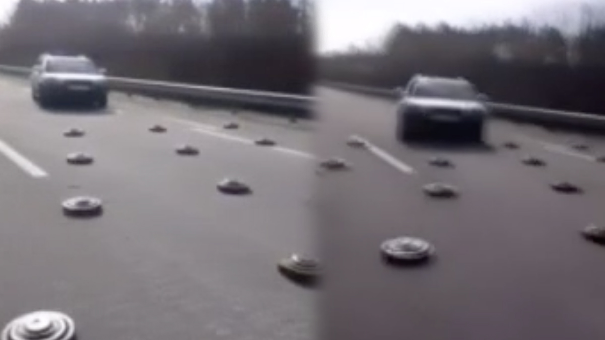 Ukrayna'da şaşkına çeviren görüntü! Araçlarıyla mayınların üzerinden geçtiler