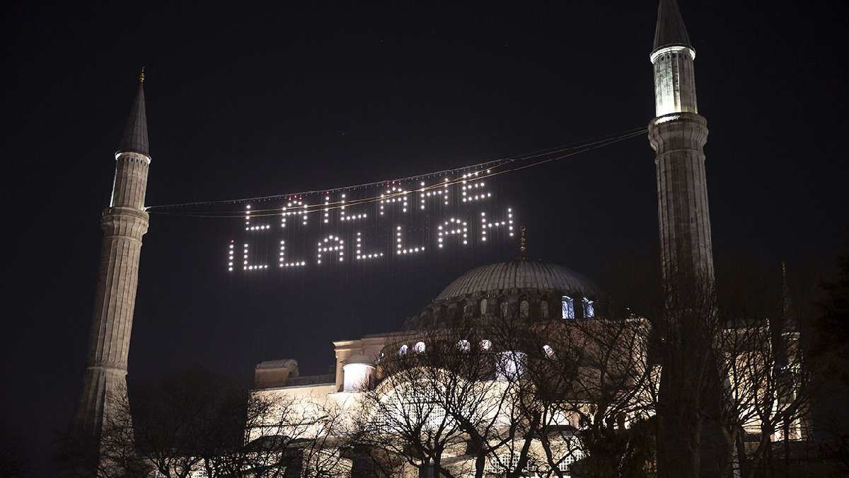 Ayasofya Camii'nde 88 yıl sonra ilk teravih namazı kılınacak
