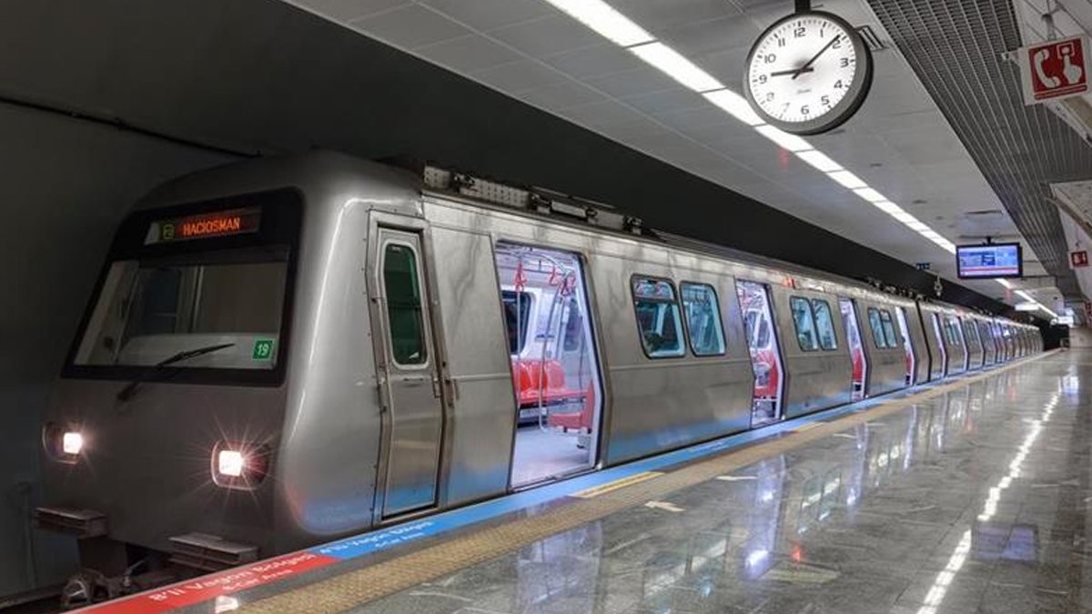 İstanbul’da 'Gece Metrosu' seferleri yeniden başladı