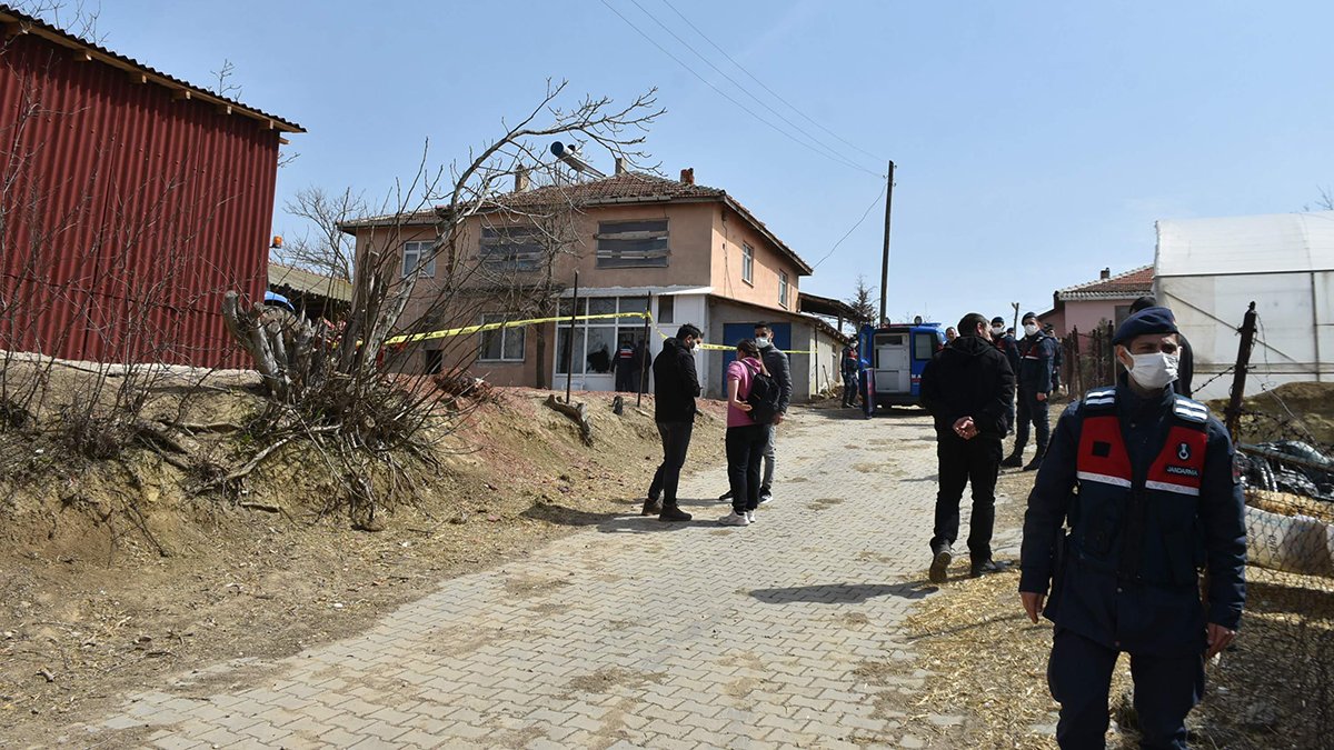 Edirne'deki katliamda korkunç detaylar! Cinayet şüphelisini, takma diş ve ayakkabı izi ele verdi