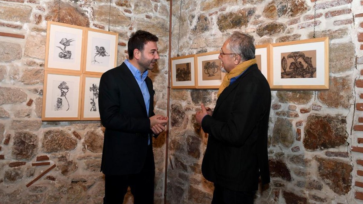 Onay Akbaş'ın kişisel desen sergisi Beşiktaş'ta sanatseverlerle buluştu