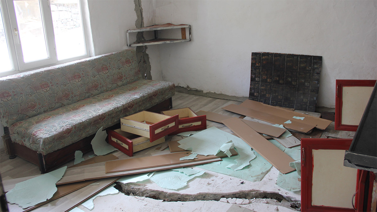 Ordu'da heyelan: Evler ortadan ayrıldı