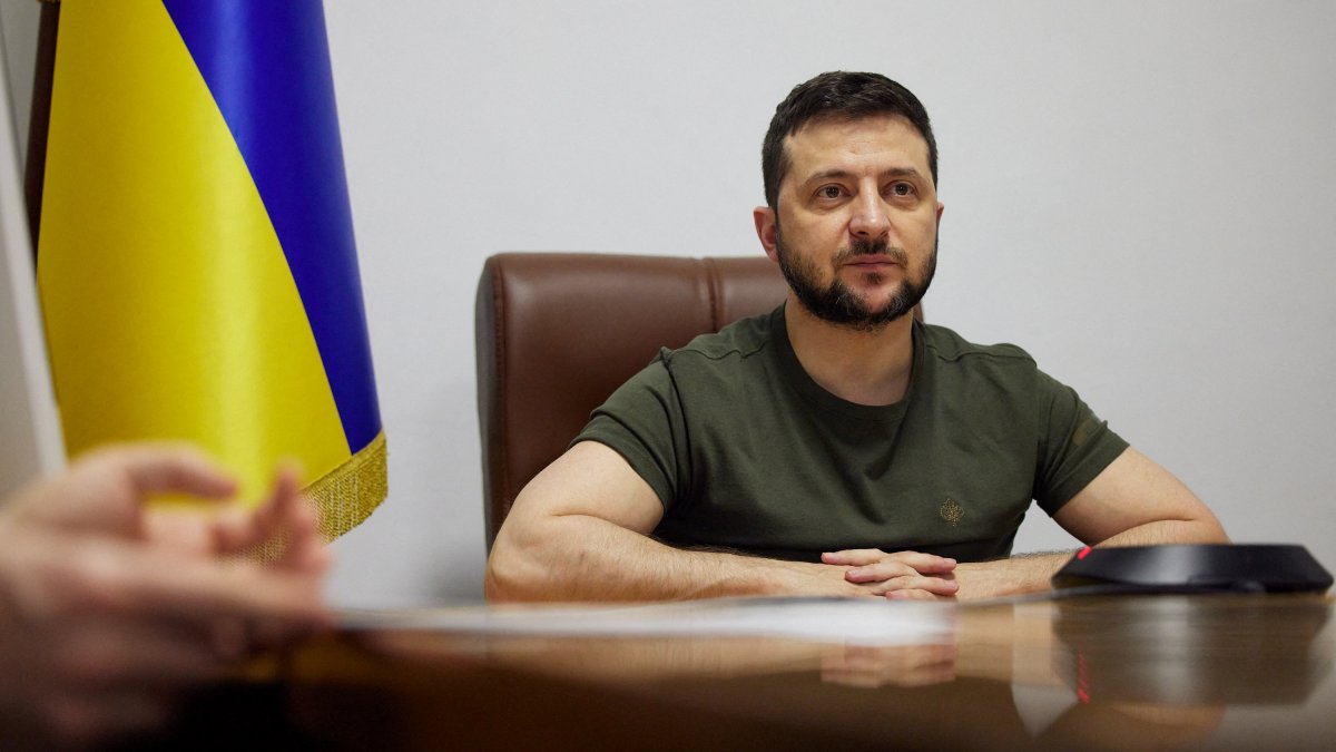 Zelenskiy'e ihanet darbesi: İki Ukraynalı generalin rütbesini söktü