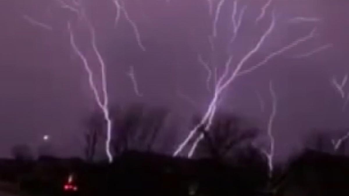 ABD'de 'ters yıldırım' görüntülendi: En çılgın yıldırım çarpması!