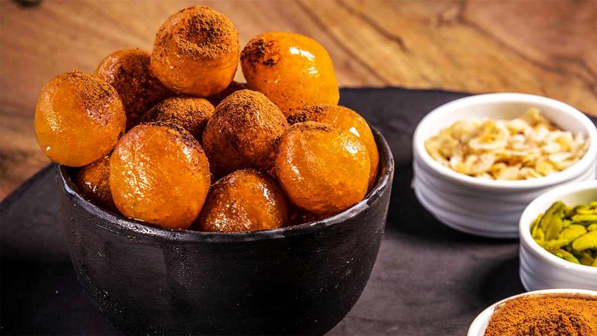 Bu Asırlık Tatlı İle İftar Sofranız Bereketlenecek! İşte Osmanlı'nın Gözbebeği Pratik Saray Lokması Tarifi