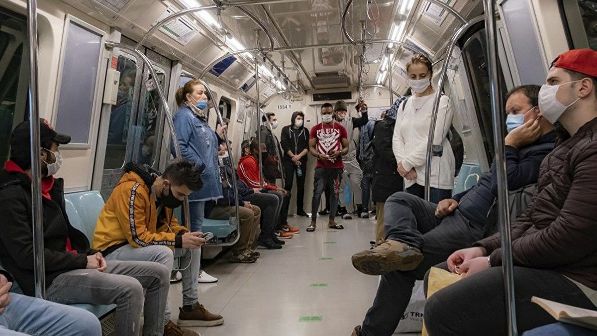 Bakan Koca'dan kapalı alanlar için maske uyarısı