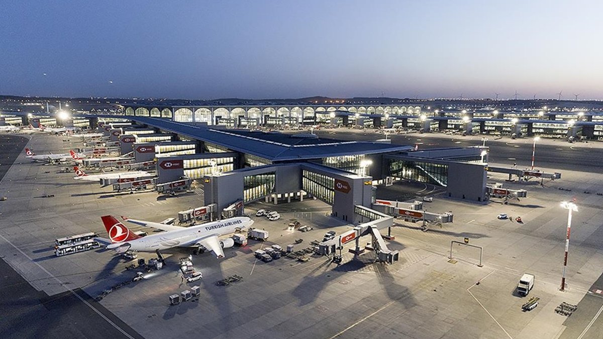 CHP'li Çakırözer'den 'bakanlık uçak şirketlerine baskı yapıyor' iddiası