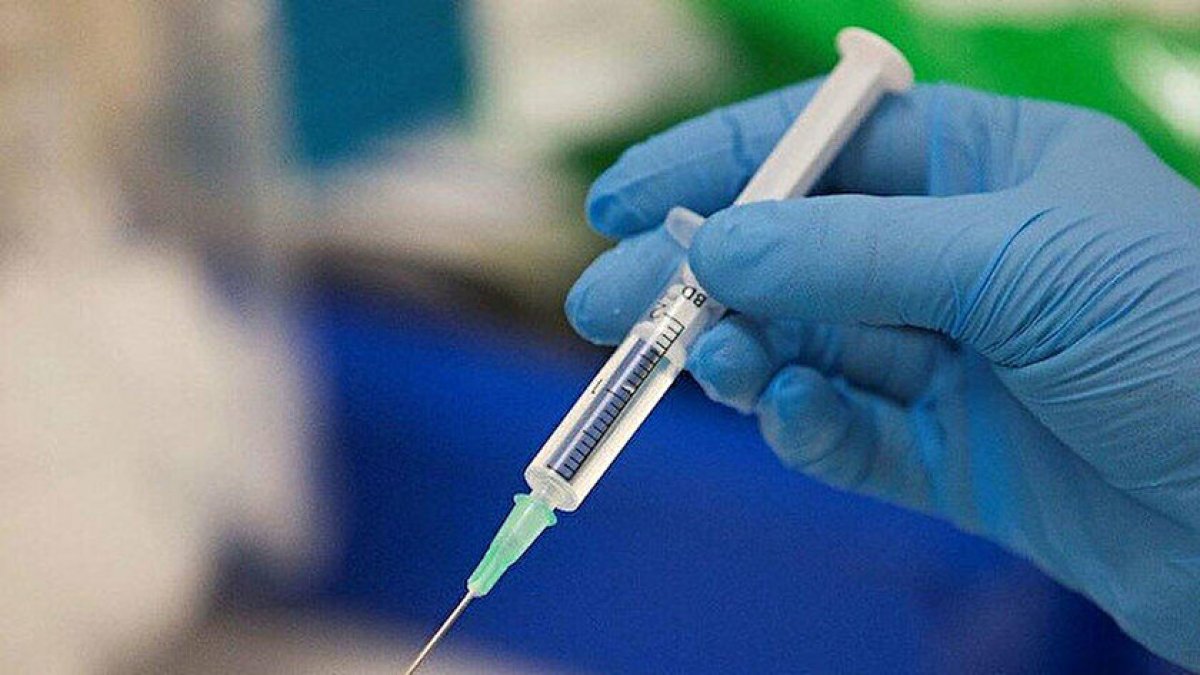 Aşı kartı satabilmek için 90 kez Kovid-19 aşısı oldu