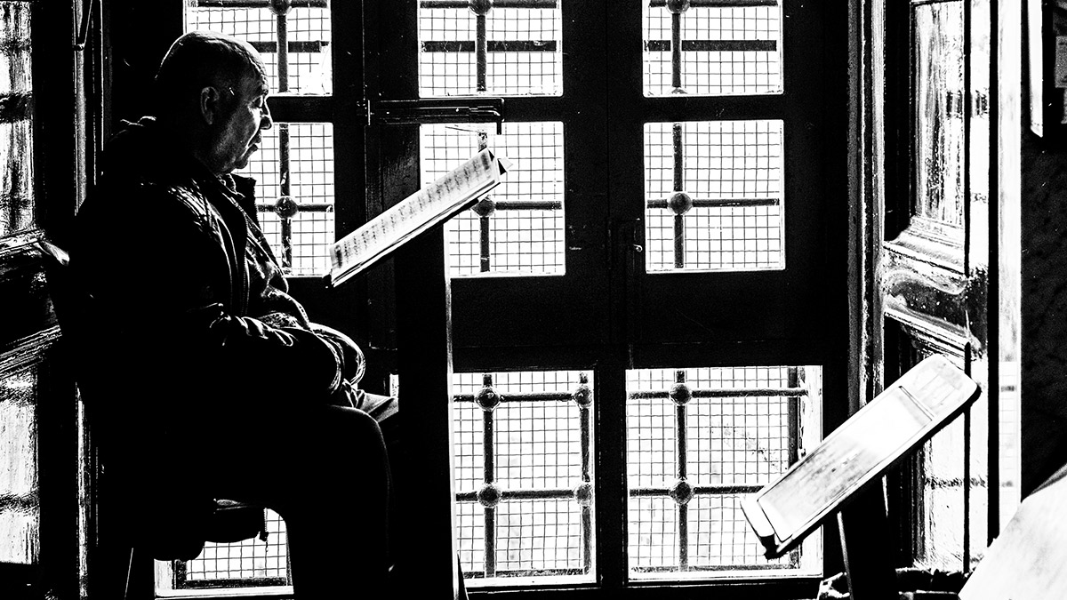 'Mescid-i Aksa'nın serinliğinde beklenen akşam namazı'