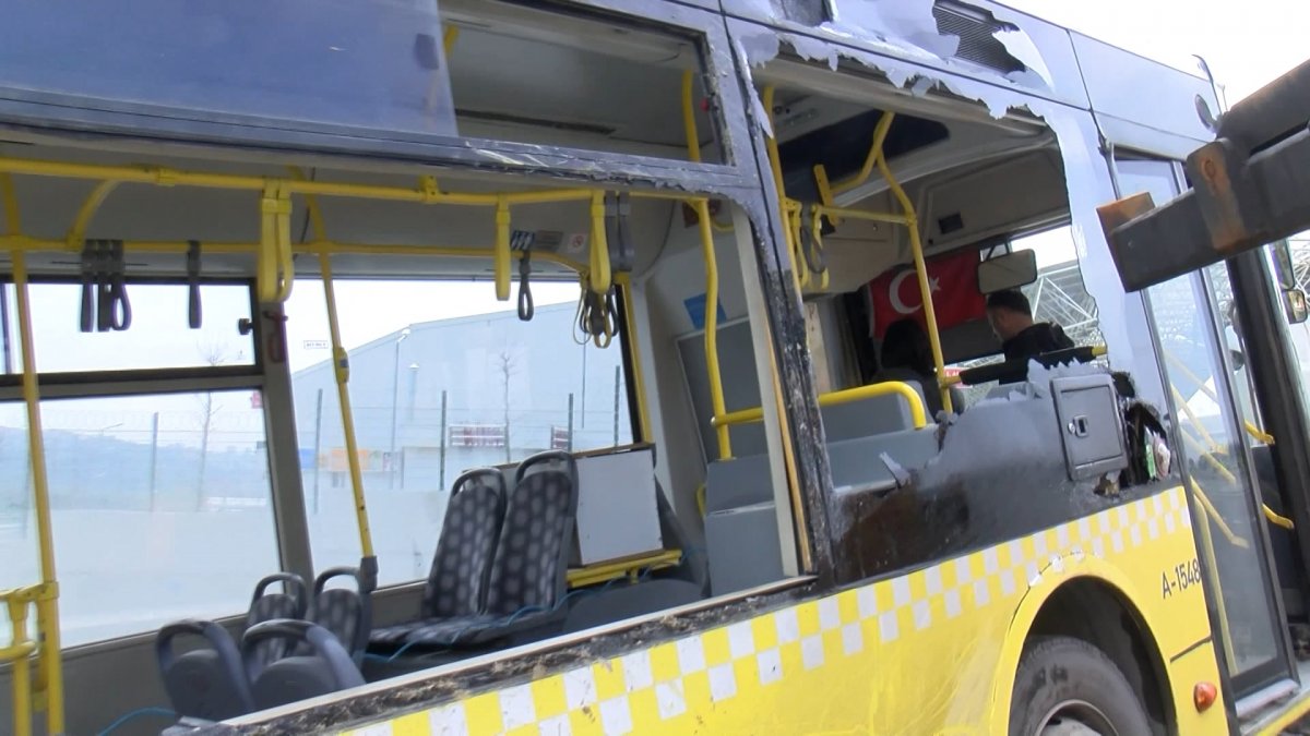 Park halindeyken aniden hareket eden İETT otobüsü şarampole devrildi