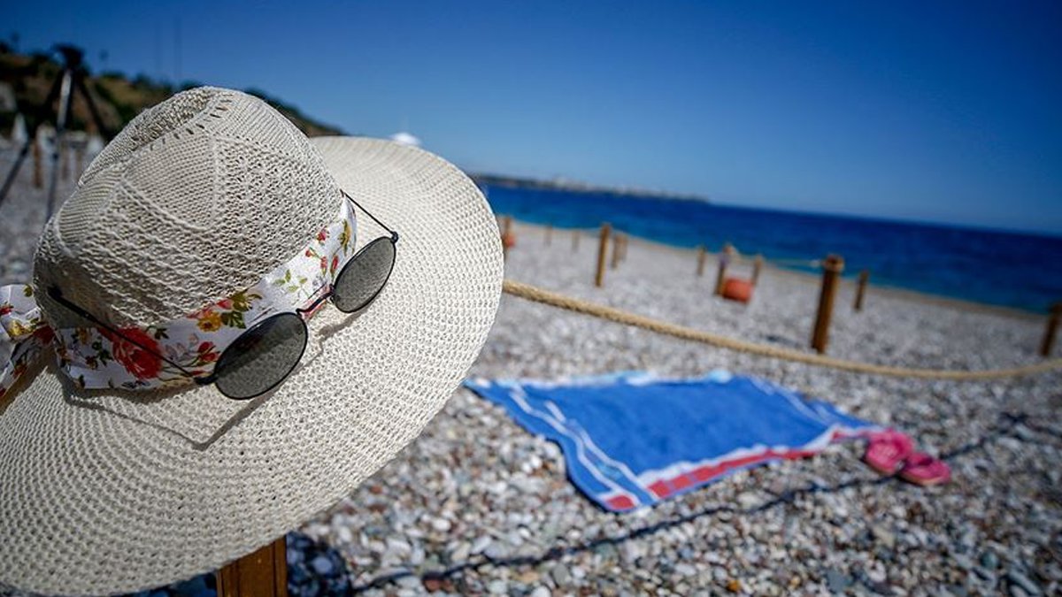 Kredi desteği bekleyen turizmcilere kredi kartı verildi: Sektör can çekişiyor