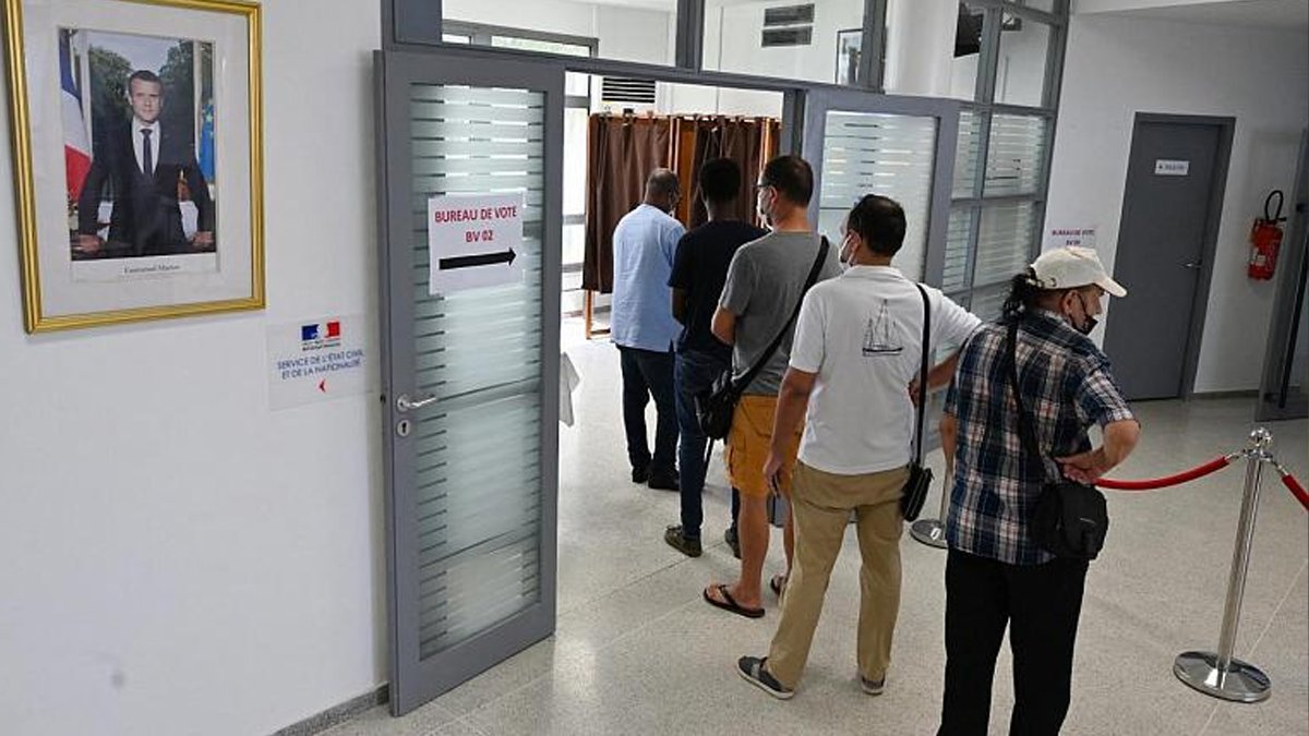 Fransa Cumhurbaşkanlığı seçimlerinde Macron ve Le Pen ikinci tura kaldı