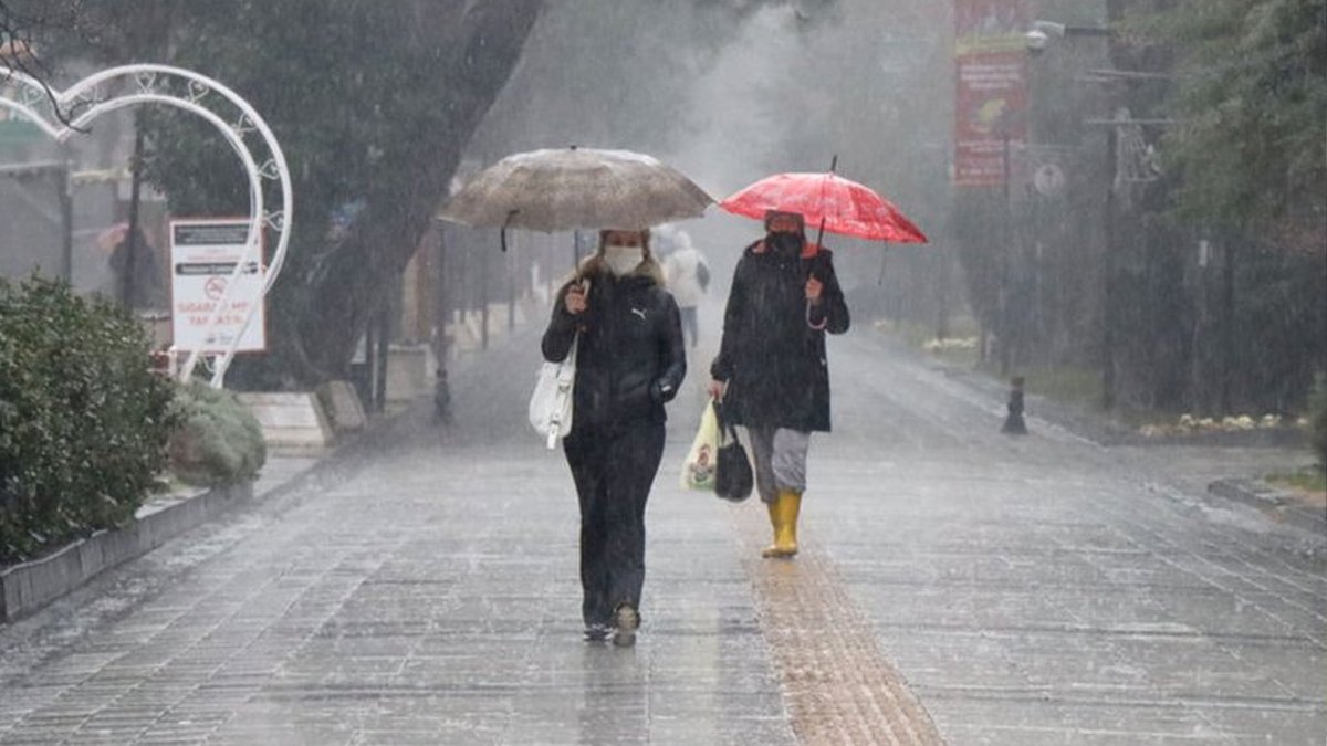 Marmara ve Batı Karadeniz bölgeleri için kuvvetli sağanak uyarısı