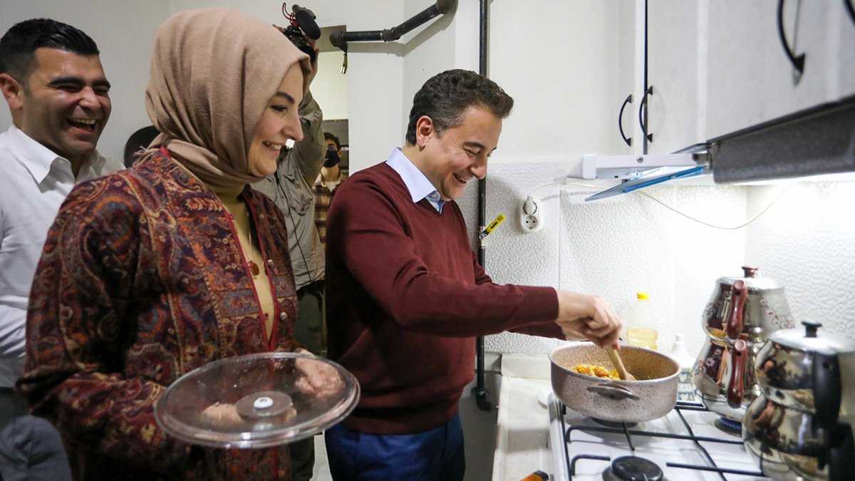 Babacan öğrenci evlerini ziyaret etti: Önce özgürlük diyeceğiz