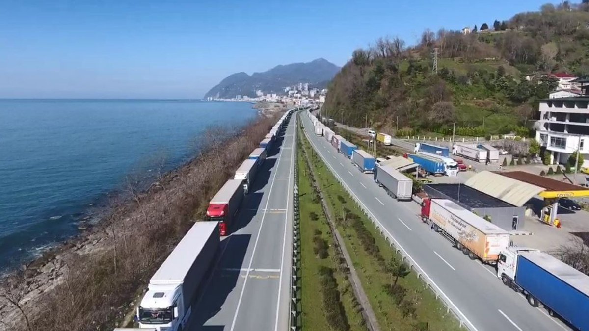 Rusya-Ukrayna savaşı dengeleri değiştirdi: TIR sürücüleri rotayı Türkiye'ye çevirdi