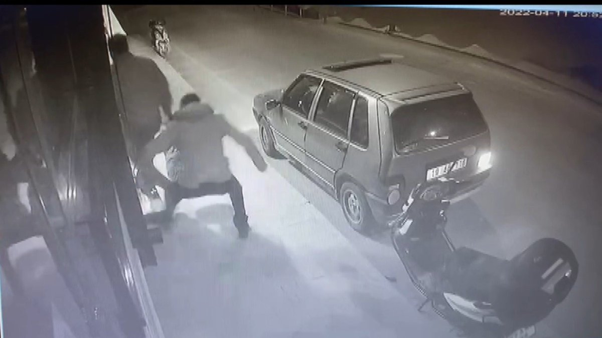 Sinop’ta, eve bırakma teklifini reddeden kuryeyi bıçakladı