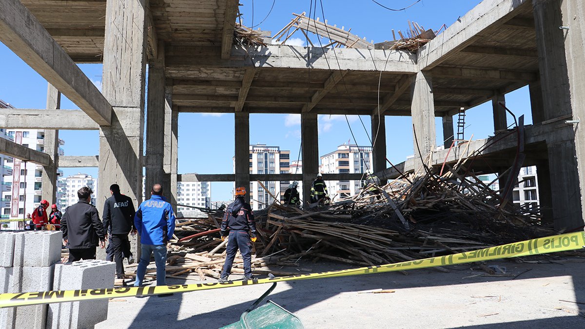 Diyarbakır'da cami inşaatında iskele çöktü: 1'i ağır, 6 işçi yaralı