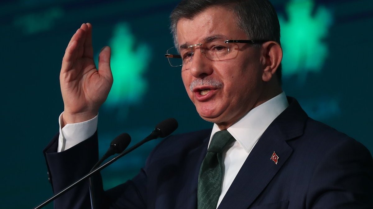 Davutoğlu sert çıktı: İtiraz etmeseydim benden sonraki başbakan gibi milyarlarıma milyar katardım