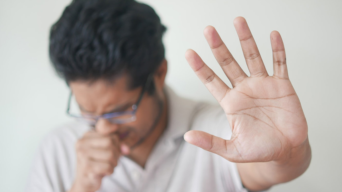 Öksürük Krizlerinizin Nedeni Ayaklarınız Olabilir! İşte Gece Boyunca Kesintisiz Uymayı Sağlayacak Soğan Yöntemi