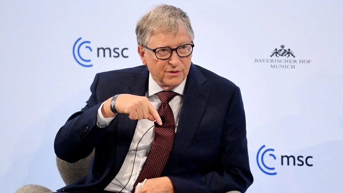 Bill Gates'ten yeni salgın açıklaması: Aşılar olsa bile...