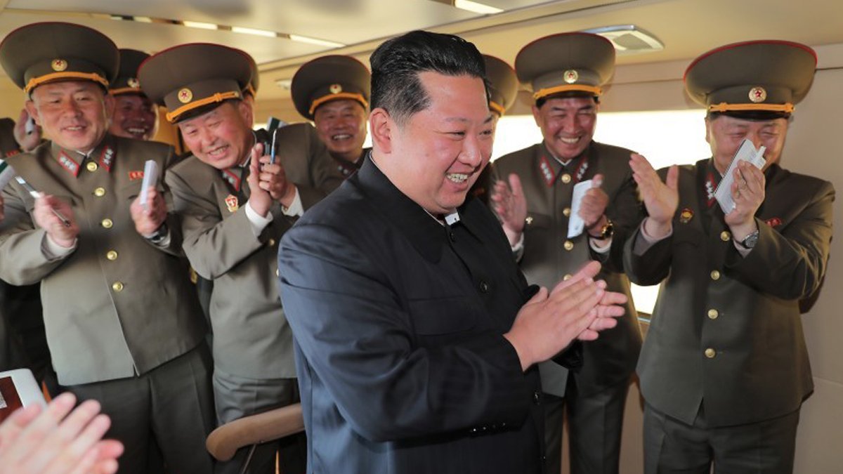 Kuzey Kore lideri Kim Jong-un’dan askerlerine: Güney’i düşman olarak görün!