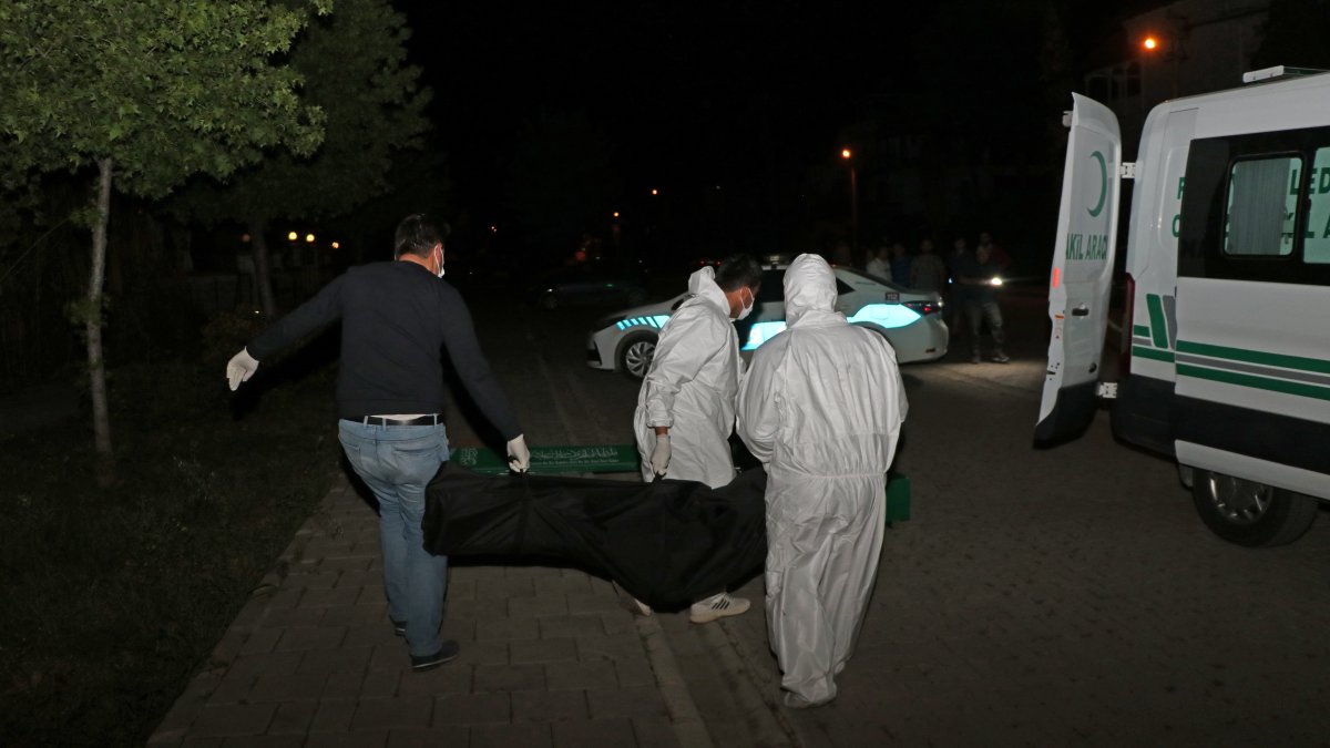 Muğla'da korkunç olay: Ev arkadaşını çekiçle öldürdü