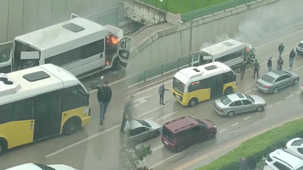Trafikte can pazarı! Bir anda alev aldı, işçiler canını zor kurtardı
