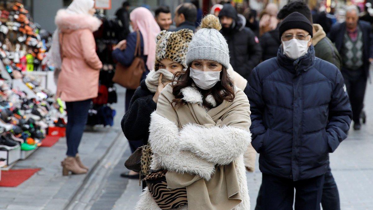 Uzmanlardan koronavirüs tepkisi: Vaka sayıları gerçeği yansıtmıyor