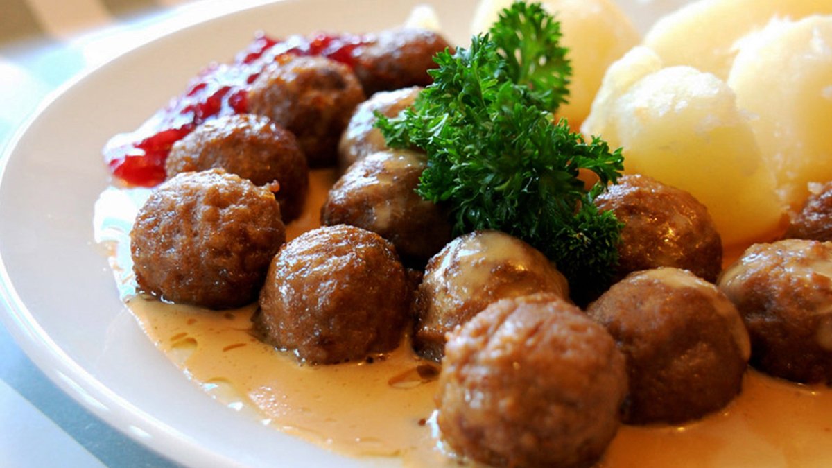 Bu Köfte Tarifiyle İftar Sofranız Dünyaya Açılacak! İşte Lezzetiyle MasterCheflere Parmak Isırtacak İsveç Köftesi Tarifi