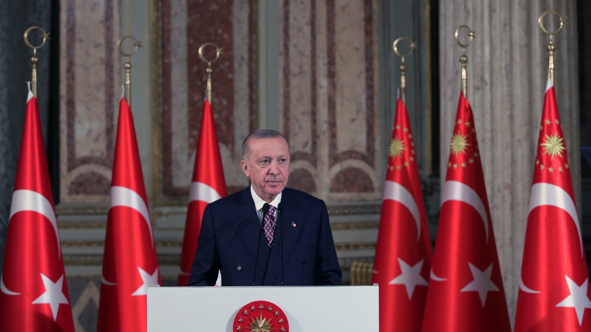 Cumhurbaşkanı Erdoğan: Suriyelilerin onurlu geri dönüşü için gayret gösteriyoruz