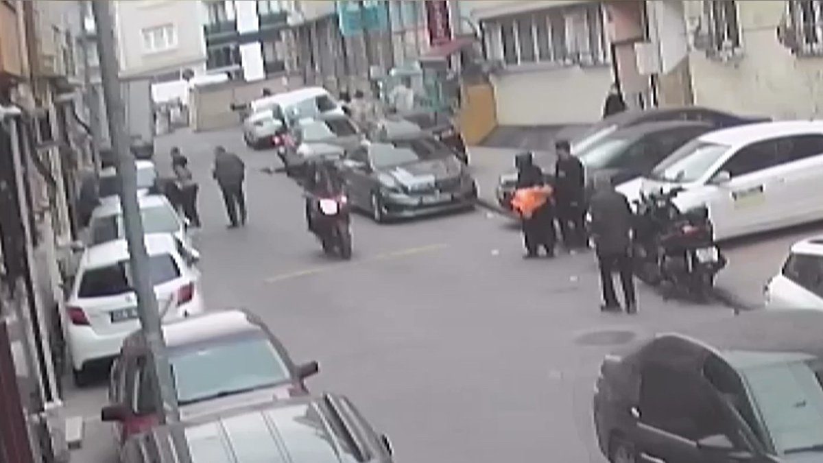 Evinin önünde çapraz ateş! Kasımpaşa tribün lideri silahlı saldırıda öldürüldü