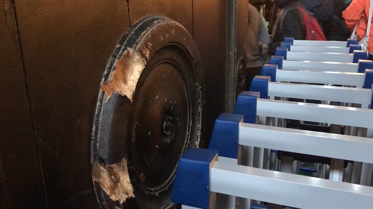 Ayasofya Camii'nin 'İmparatorluk Kapısı'ndaki tahribata inceleme