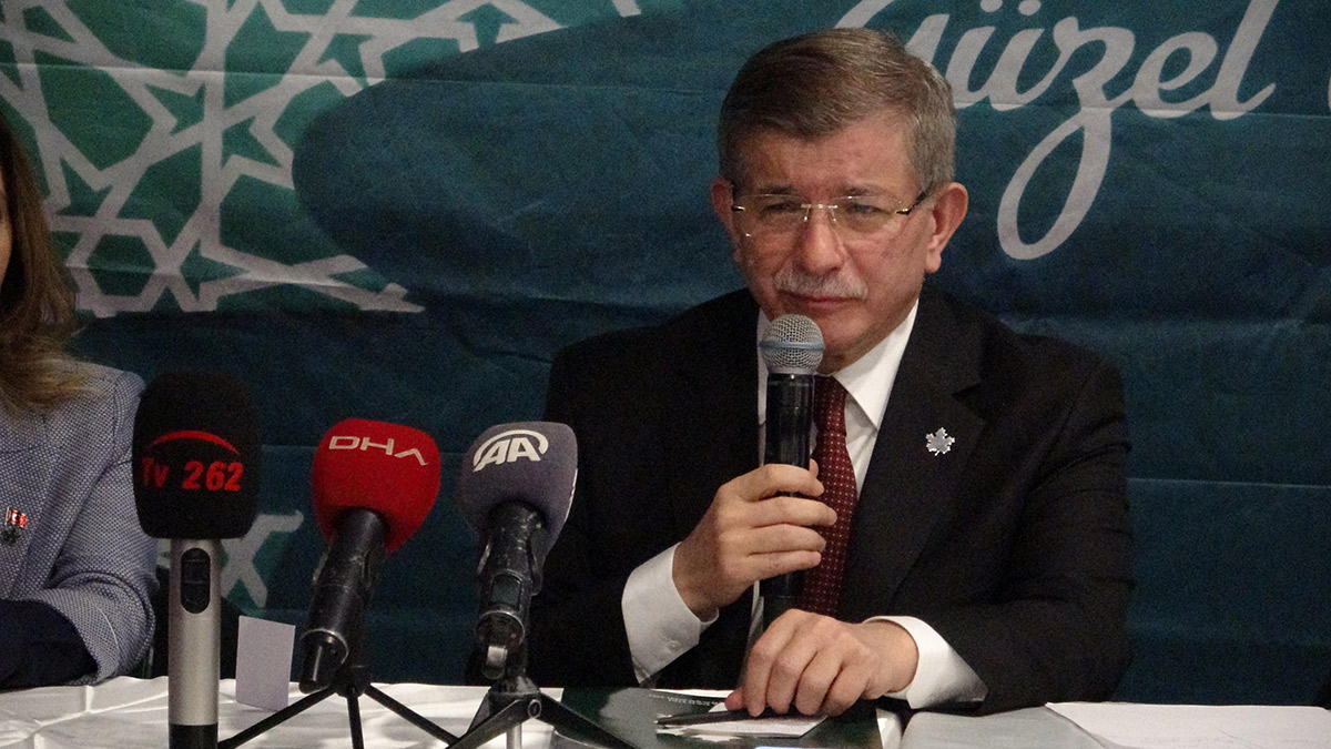 Davutoğlu'ndan mülteci açıklaması: 'Göndereceğiz' demekle olmaz